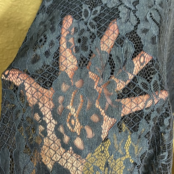 CITY TRIANGLES Scalloped Lace A-Line Dress - Picture 14 of 15